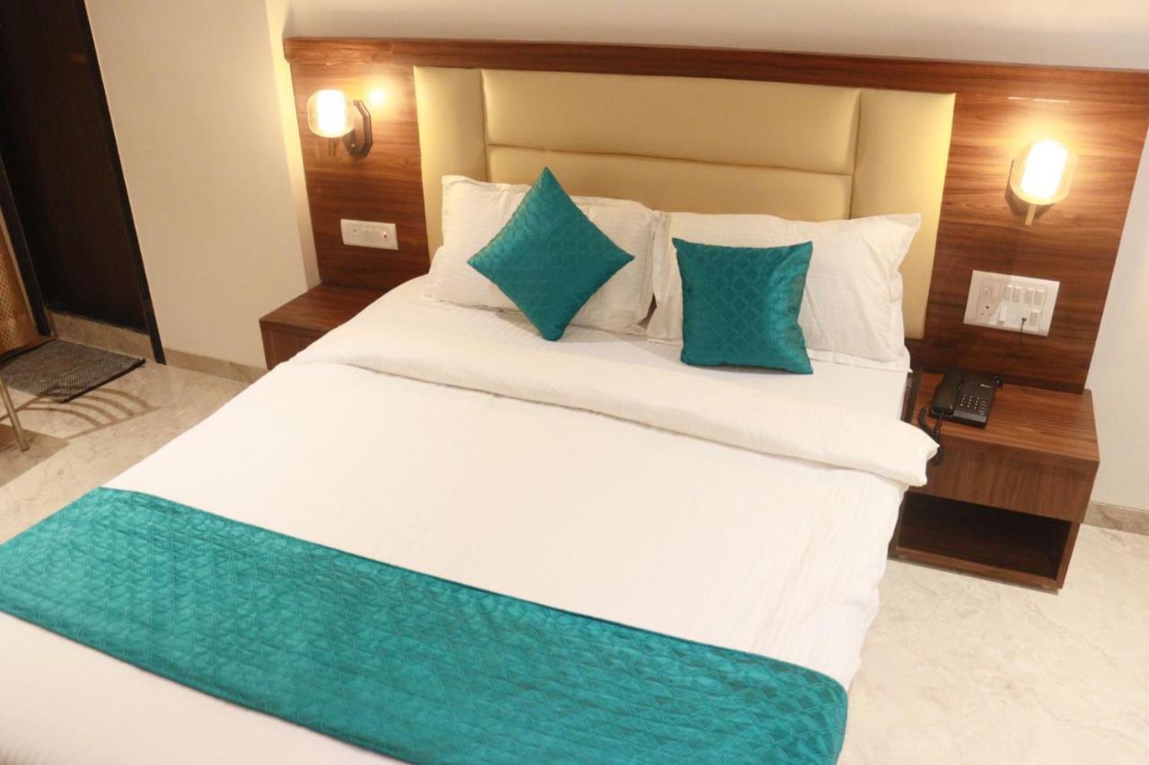 Hotel Candor Amigo Airoli Mind Space Navi Mumbai Esterno foto